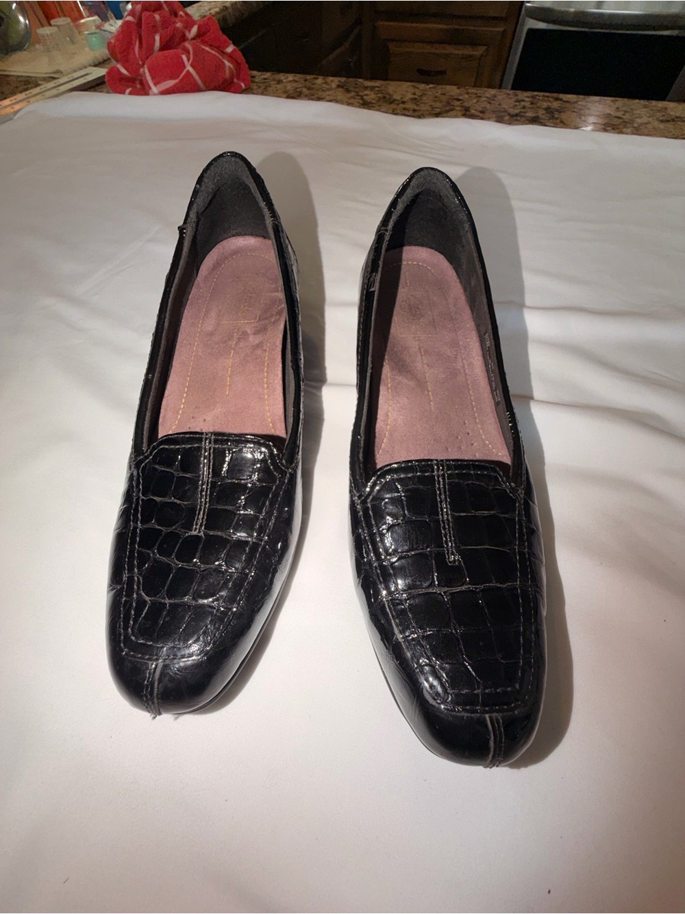 Clarks Artisan Womens 9N Black Croc Embossed Leather Loafers Comfort Shoes